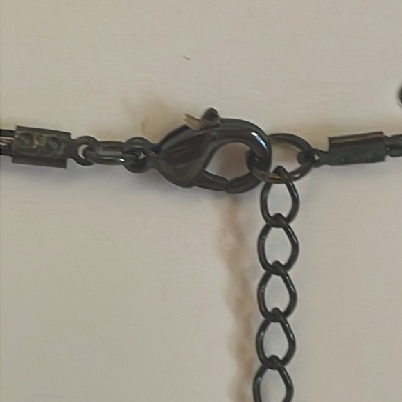 17” triple strand Boston link chain necklace with 17 red/orange & silver beads - Picture 10 of 10